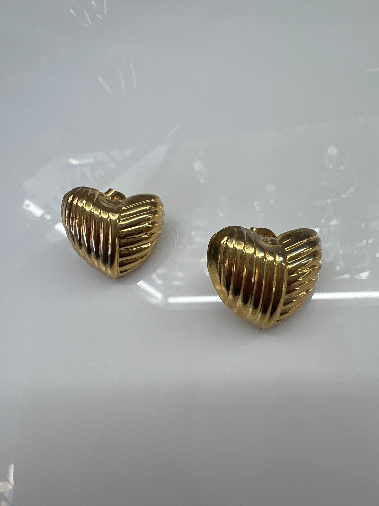ARETE CORAZÓN GLOBO CON RAYAS DORADO