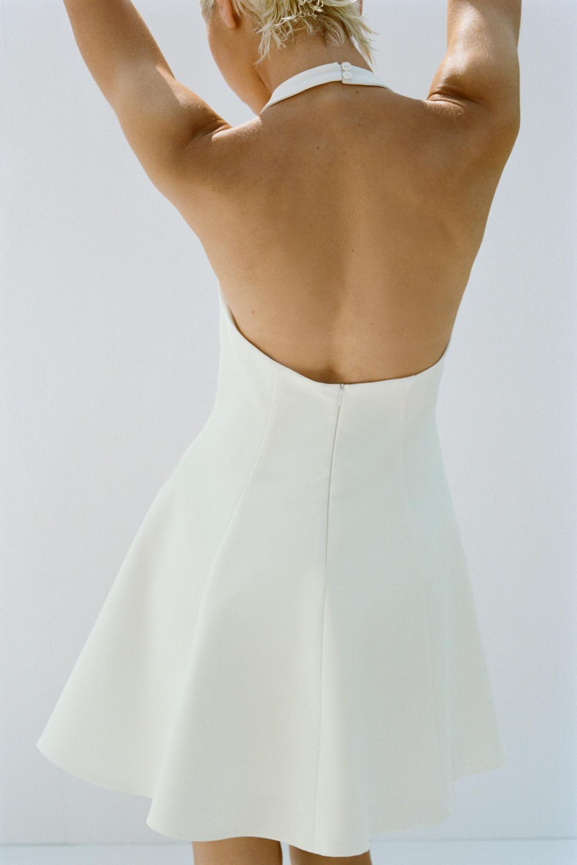 VESTIDO HALTER CORTO GODET ROJO