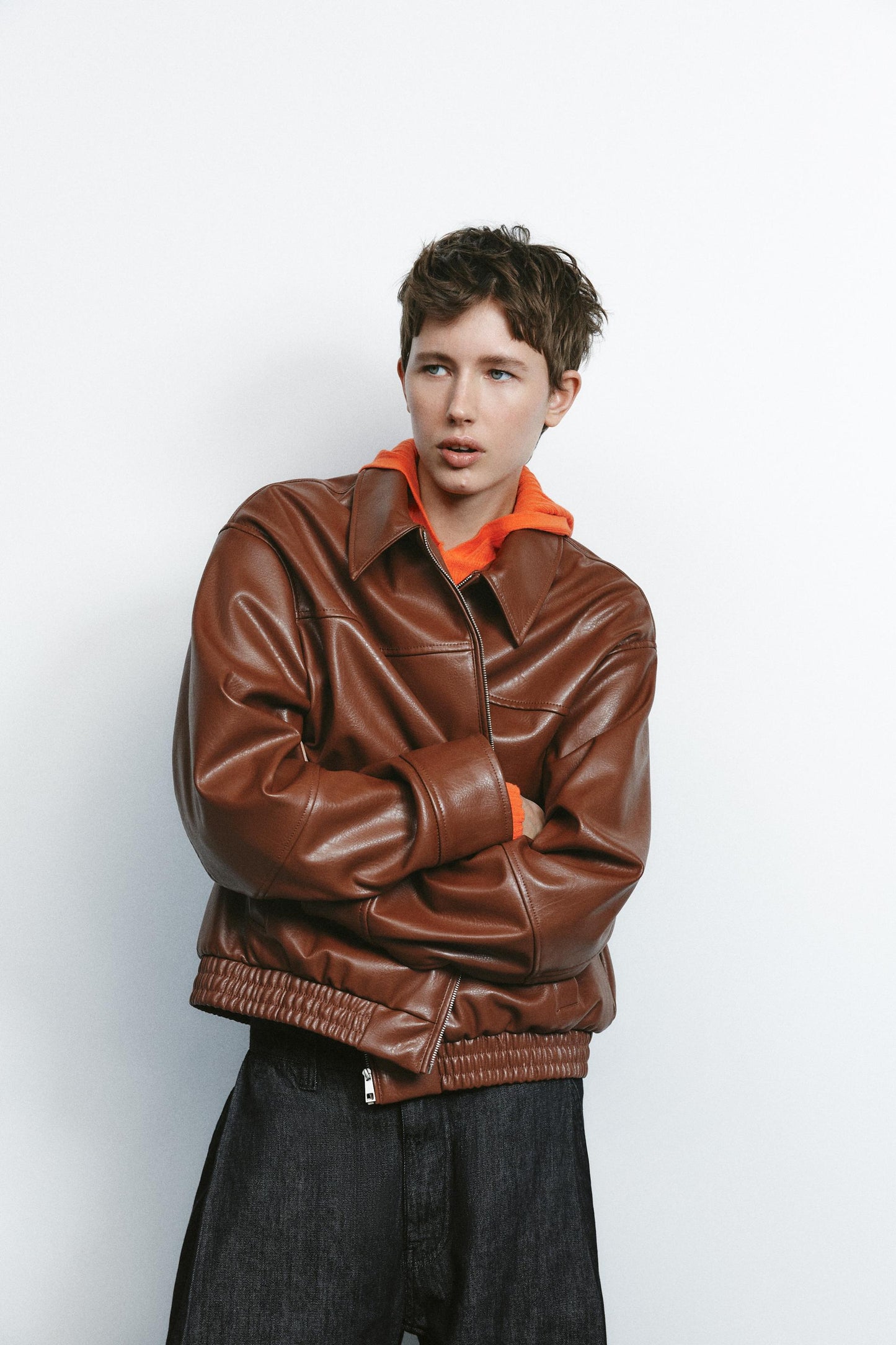 CHAQUETA BOMBER EFECTO PIEL