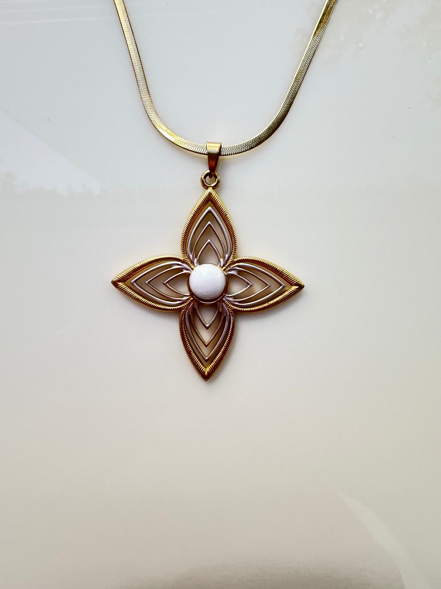 COLLAR