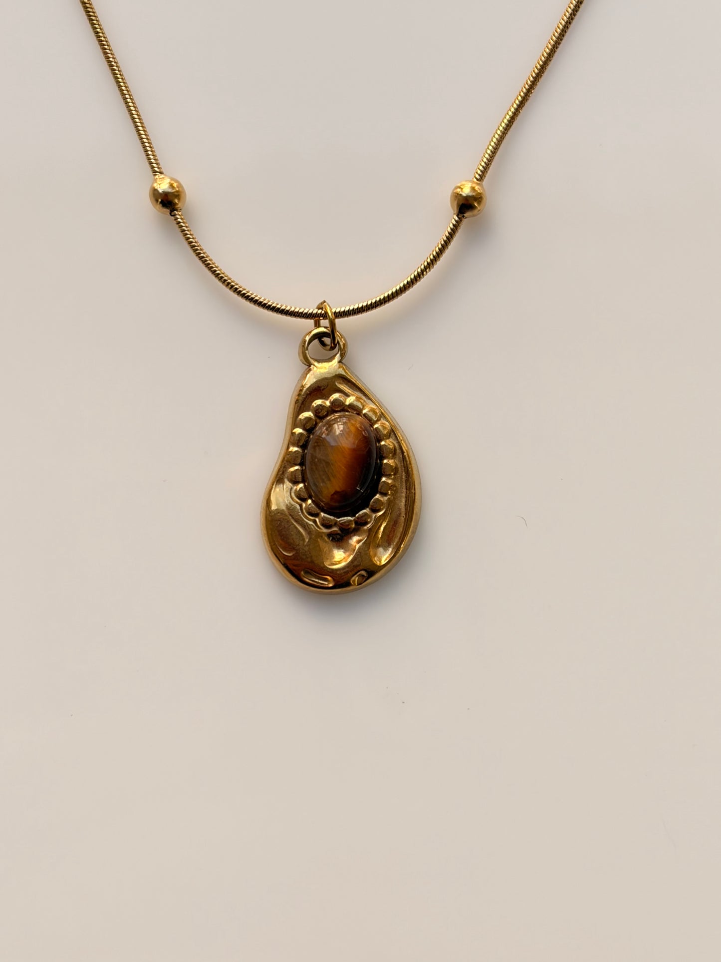 COLLAR