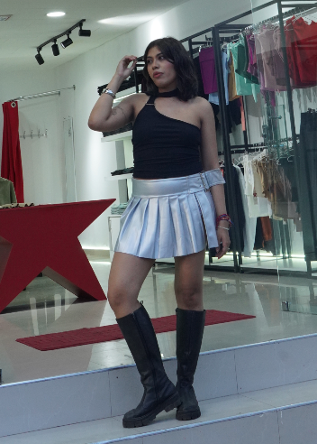 FALDA TABLEADA CUERO