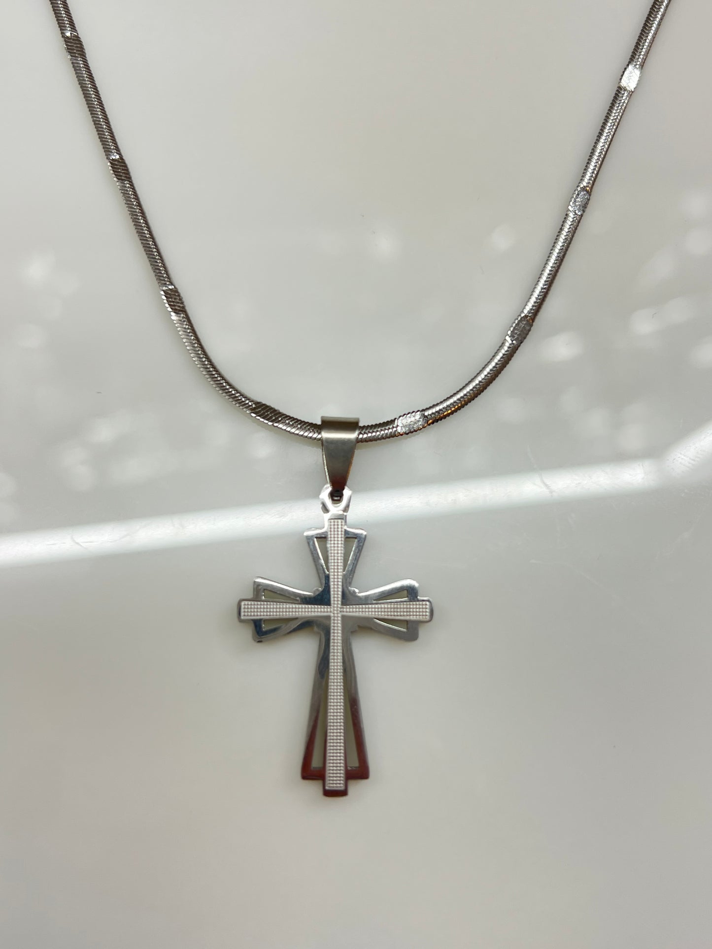 CADENA SNAKE CON CRUZ PLATEADA