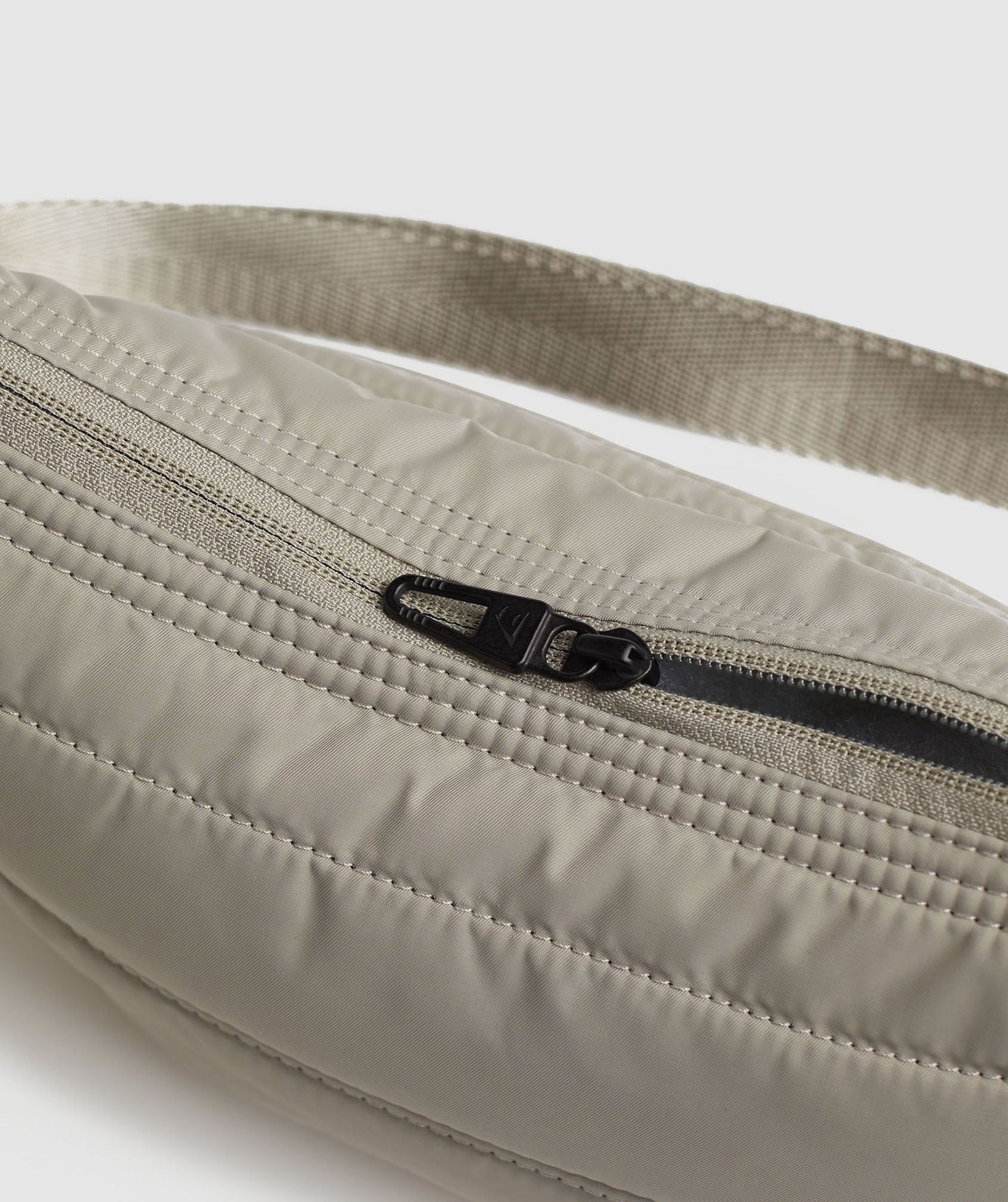 PREMIUM LIFESTYLE SHOULDERBAG ECRU BROWN