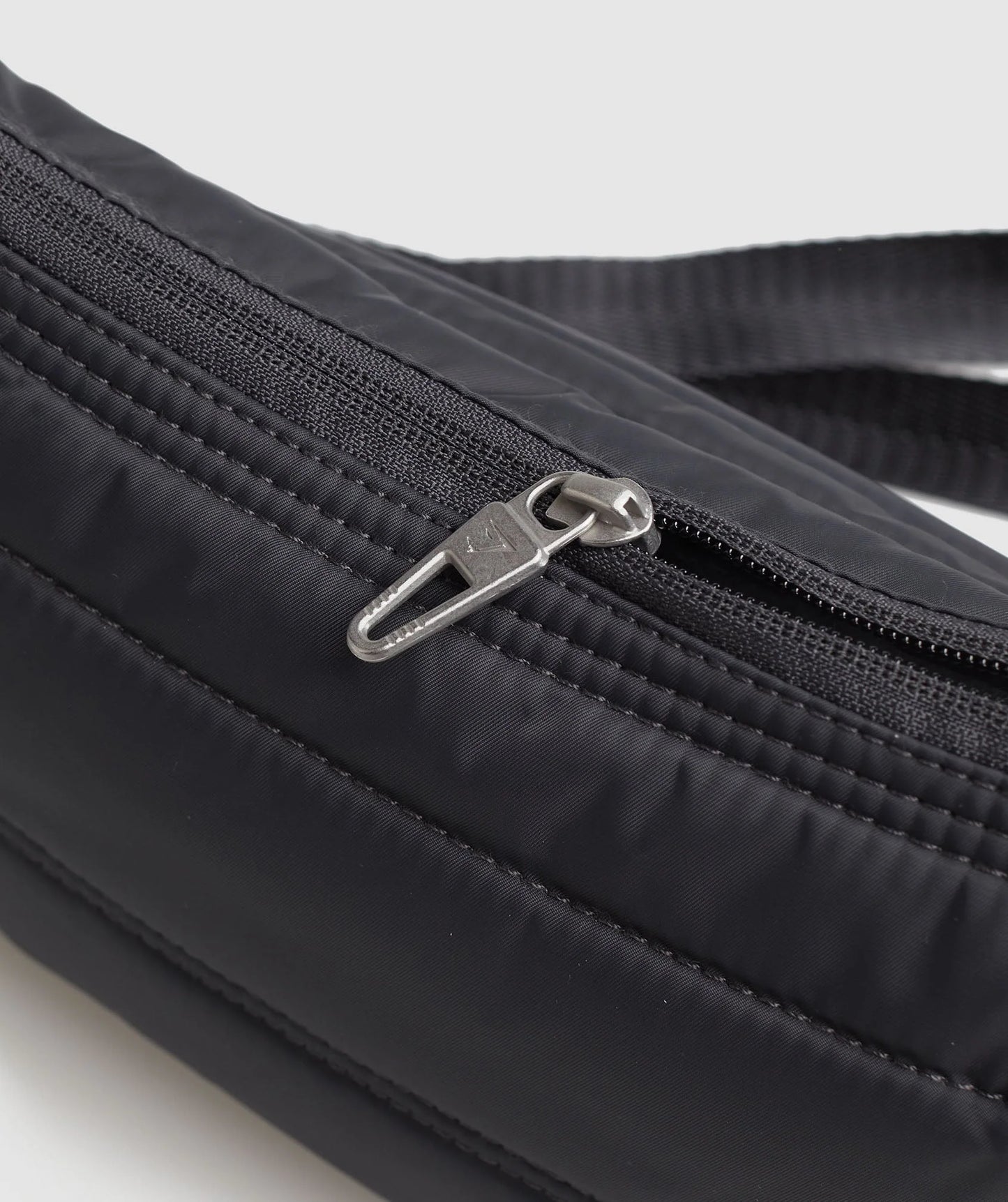 PREMIUM LIFESTYLE SHOULDER BAG BLACK
