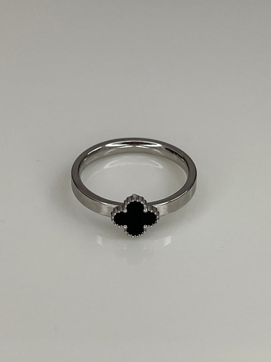 Anillo trébol Van Cleef