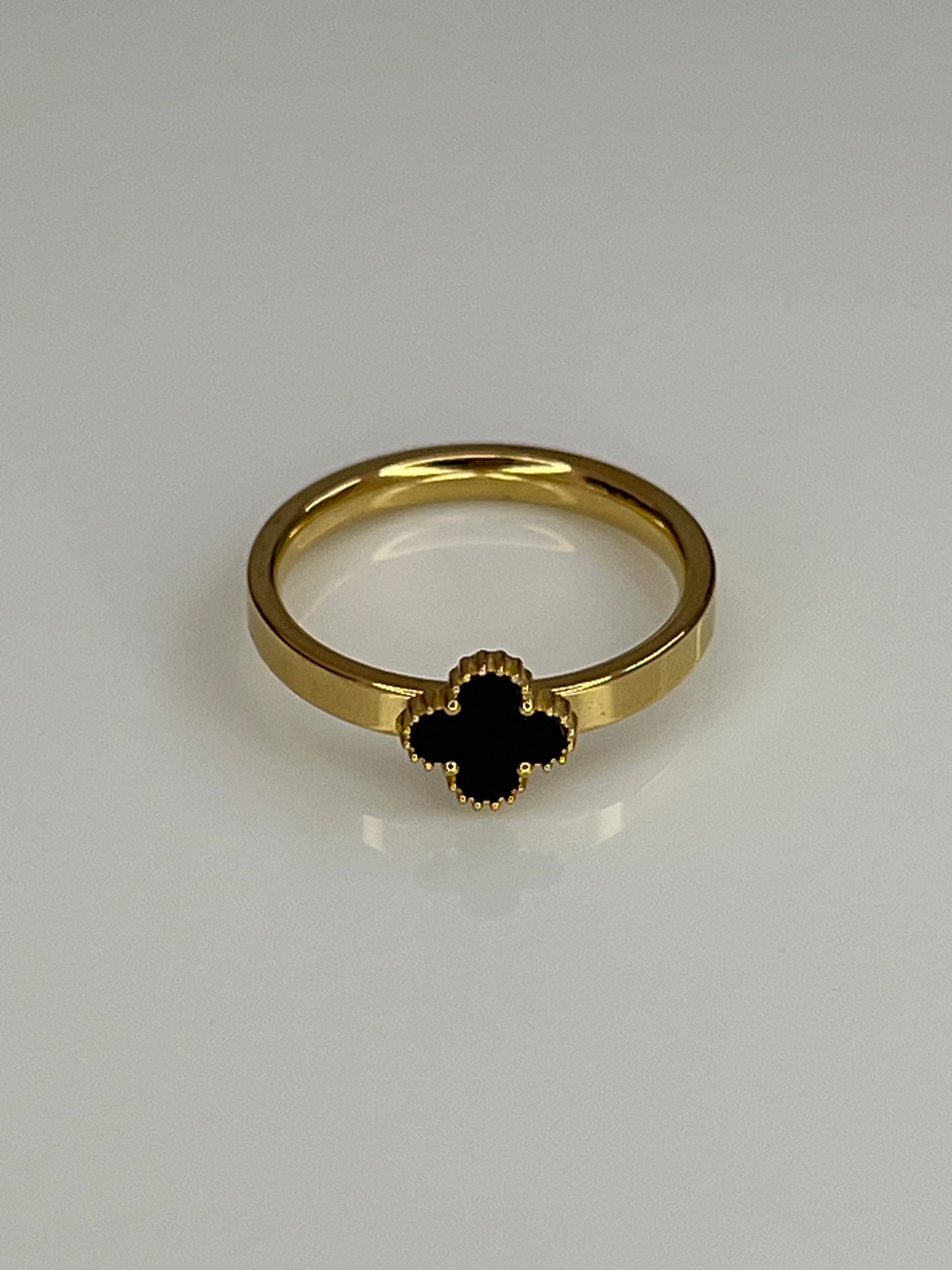 Anillo trébol Van Cleef