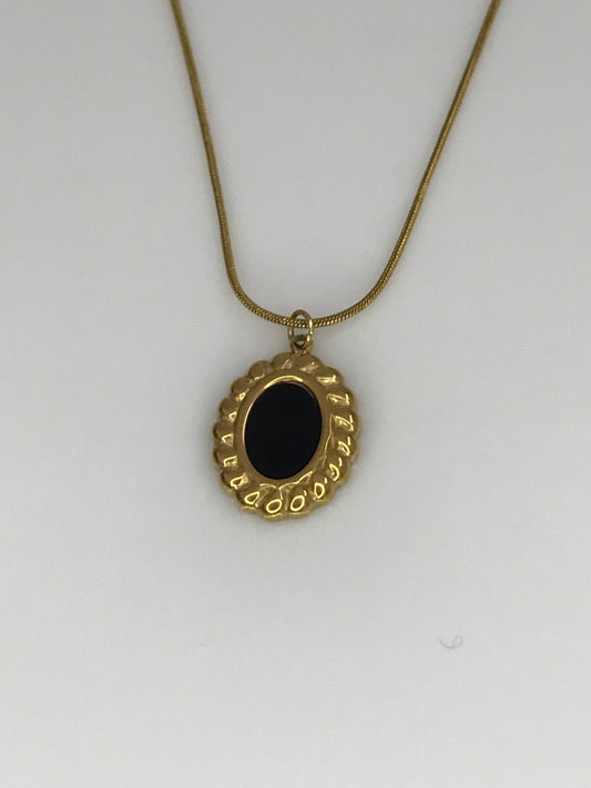 Collar ovalado