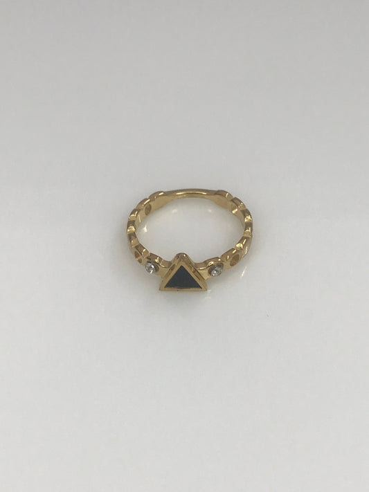 Anillo triangular